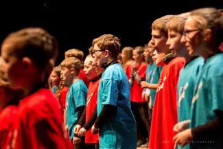 Singklassenschueler beim Auftritt in Schwedt