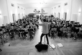 Kinder bei einer Anspielprobe  Bl&auml;serklassenkonzert 2022