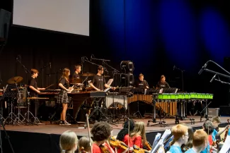 Schlagwerkensemble Weberknechte beim Streicherklassenkonzert