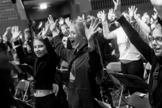 Viele Kinder, Kinderorchester bei der Probe, Bl&auml;serklassenkonzert 2023
