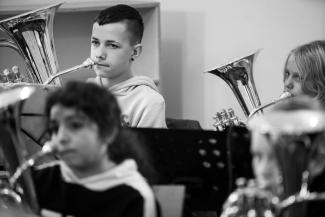 Kinder während der Registerprobe am Saxophon an den Hörnern Boitzenburg,  Bläserklassenkonzert 2023