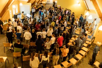 Kinderchor, Singklassentreffen, Gesamtprobe im Saal, Schloss B