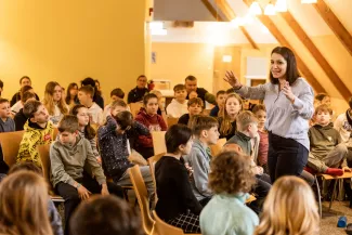 Kinderchor, Singklassentreffen, Gesamtprobe im Saal, Schloss B