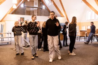 Kinderchor, Singklassentreffen, Gesamtprobe im Saal, Schloss B