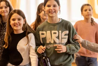 Kinderchor, Singklassentreffen, Gesamtprobe im Saal, Schloss B